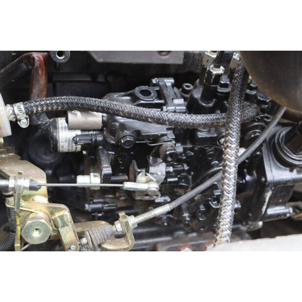 2011 نيو هولاند E50B SR-47135194