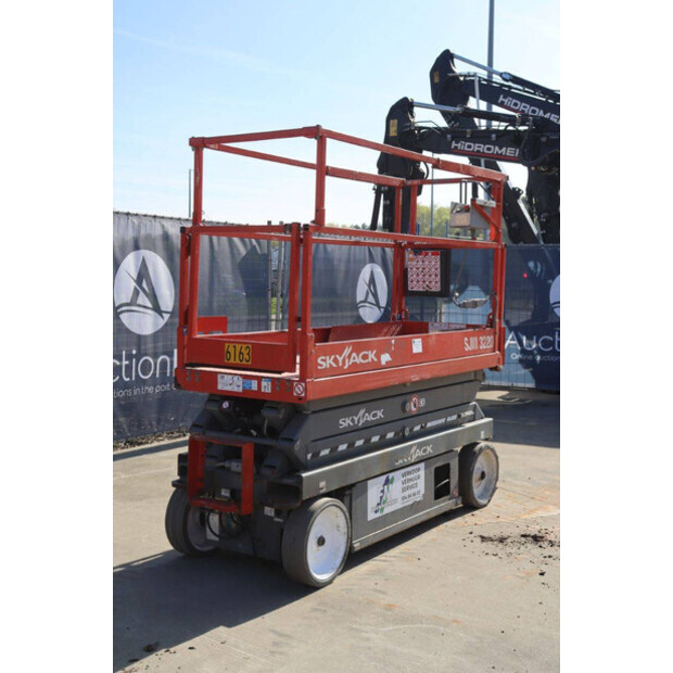 2018 SkyJack SJIII 3220-47135325