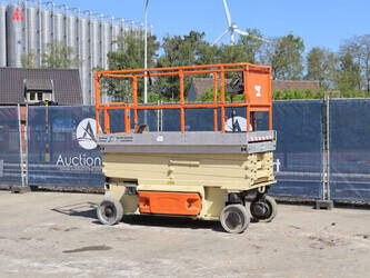 2010-jlg-3246es-1452130-47135364