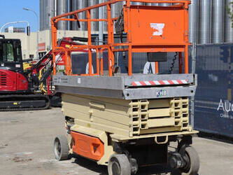2010-jlg-3246es-1452130-47135365