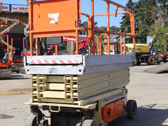 2010-jlg-3246es-1452130-47135367