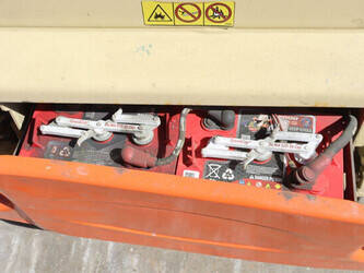 2010-jlg-3246es-1452130-47135375