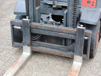 2010-linde-h25t-01-1452147-47135978