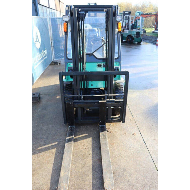 2005 MITSUBISHI FGE25T-47137357