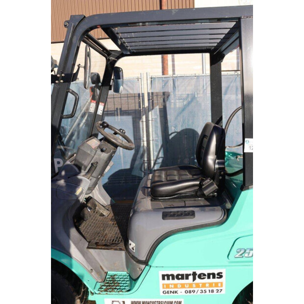 2005 MITSUBISHI FGE25T-47137370