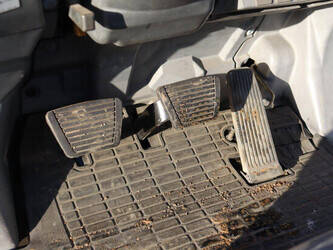 2005-mitsubishi-fge25t-1452186-47137373