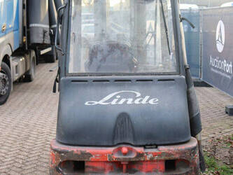 2008-linde-e30-02-1452244-47139522