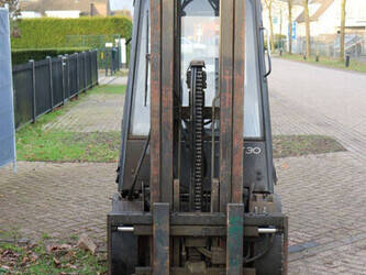 2008-linde-e30-02-1452244-47139525