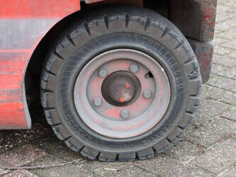 2008-linde-e30-02-1452244-47139533