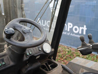 2008-linde-e30-02-1452244-47139539