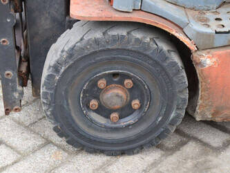 toyota-8fbet15-1452245-47139563