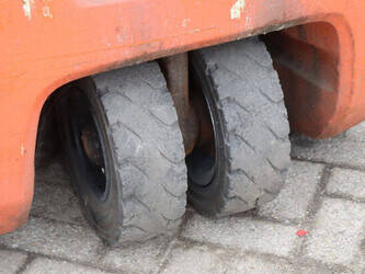 toyota-8fbet15-1452245-47139569