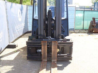 2015-linde-e35h-01-600-47139626