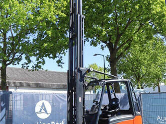 2015-linde-e35h-01-600-47139649