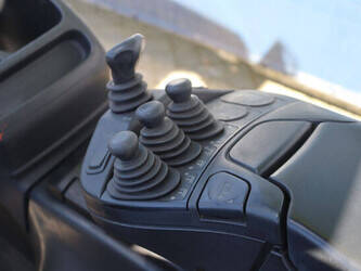 2012-linde-e30l-01-1452249-47139698