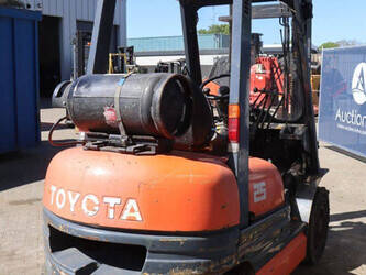 toyota-25-1452251-47139749