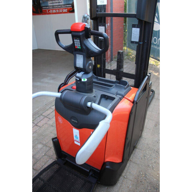 2018 تويوتا SPE200D-47139784