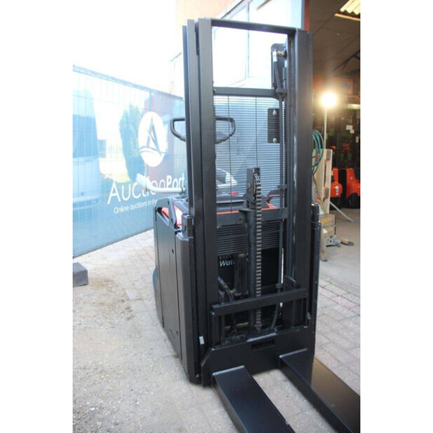 2018 تويوتا SPE200D-47139785