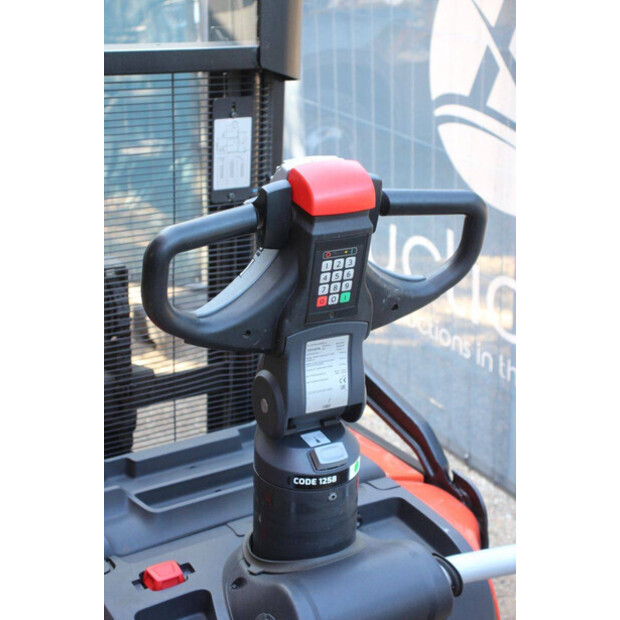 2018 تويوتا SPE200D-47139797