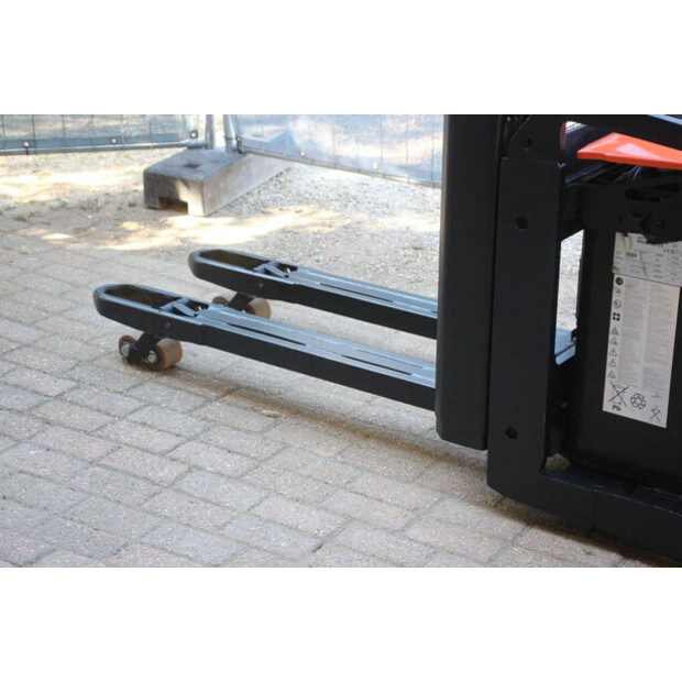 2018 تويوتا SPE200D-47139807
