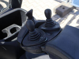 2014-linde-e12-01-47140216