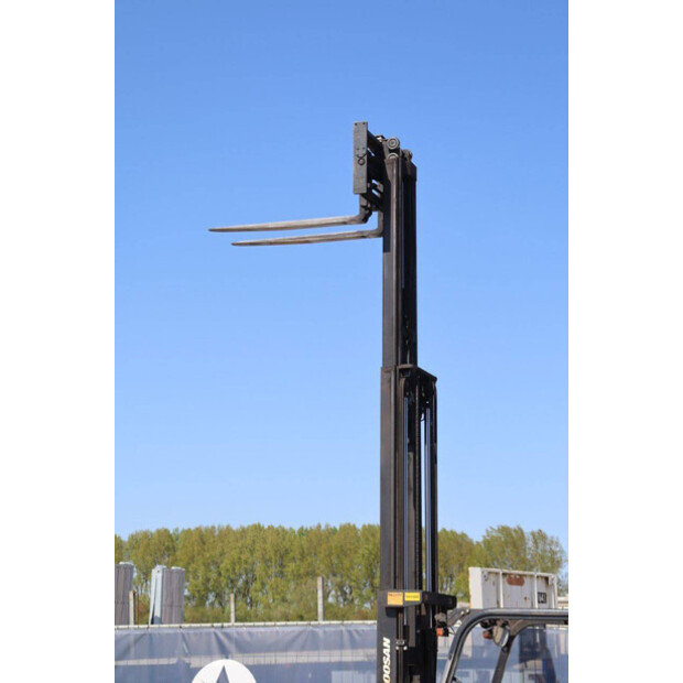 2015 Doosan B18-T7-47140302