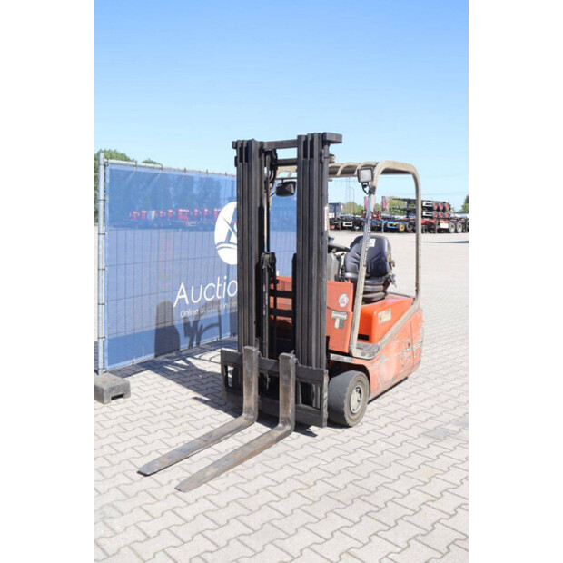 2004 BT CBE 15T-47140317