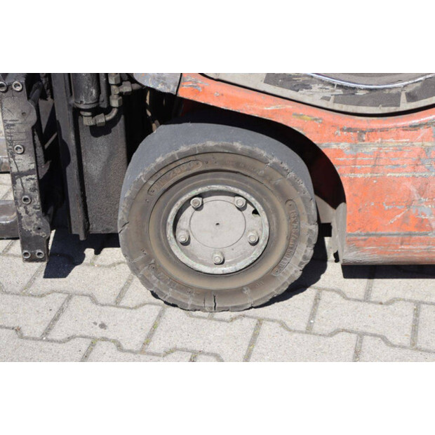 2004 BT CBE 15T-47140321