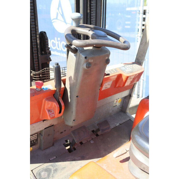 2004 BT CBE 15T-47140328