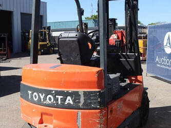 2005-toyota-7fbmf25-1452274-47140413