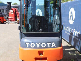 2016-toyota-8fbm16t-1452275-47140446
