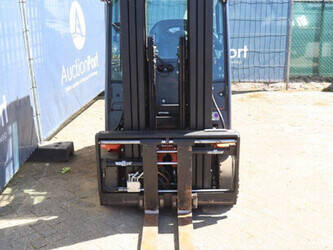 2016-toyota-8fbm16t-1452275-47140448