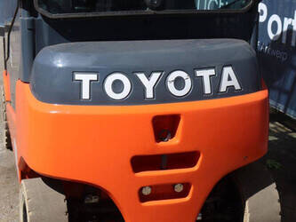 2016-toyota-8fbm16t-1452275-47140457