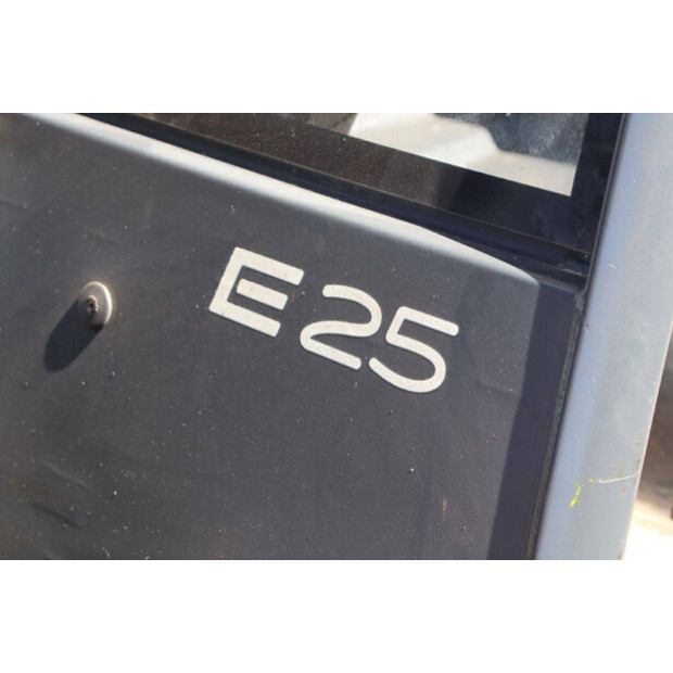 2011 ليندي E25-02-47140667