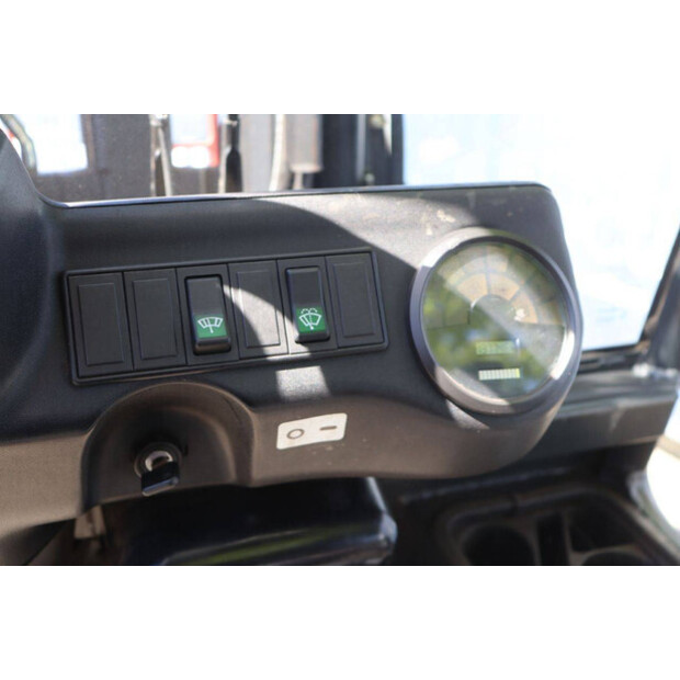 2011 ليندي E25-02-47140676