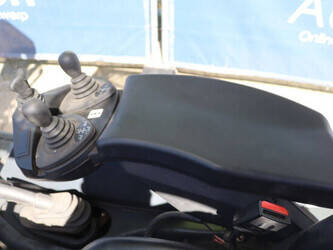 2011-linde-e25-02-1452281-47140679