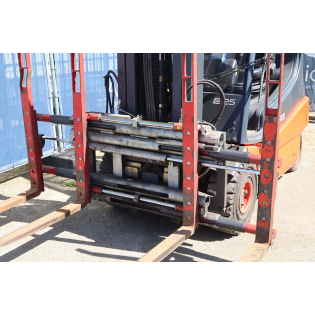 2011 ليندي E25-02-47140688