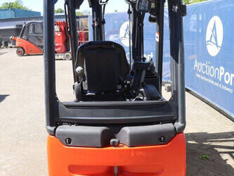 2011-linde-e16-01-1452283-47140731