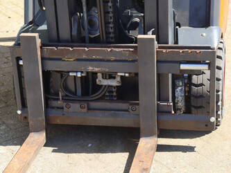 2011-linde-e16-01-1452283-47140737