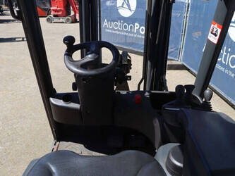 2011-linde-e16-01-1452283-47140743