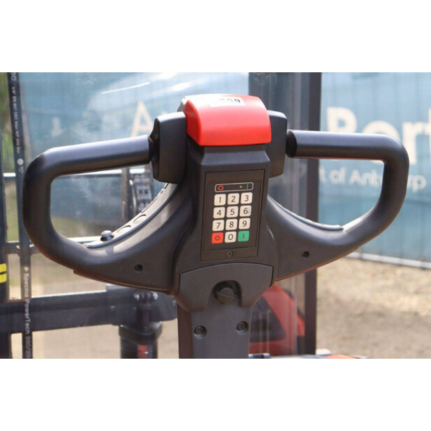 2015 BT SWE140L-47141341