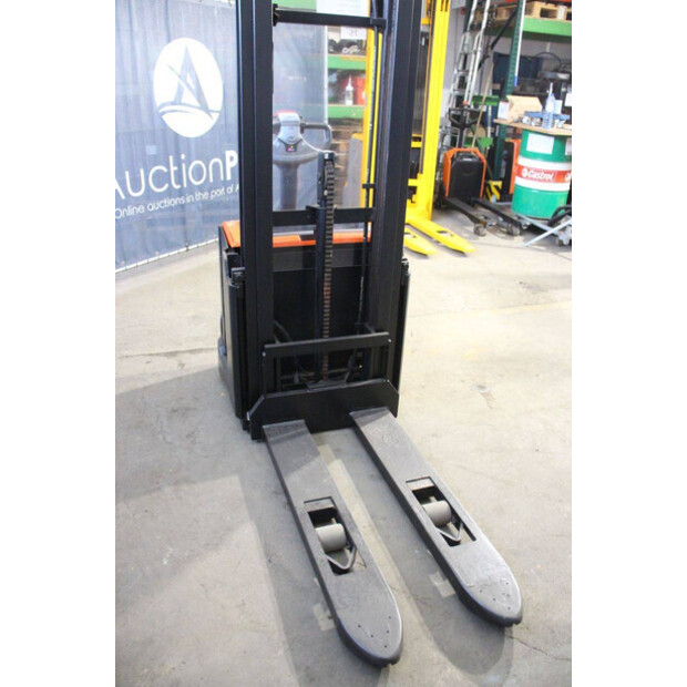 2018 Toyota SWE120-47141429