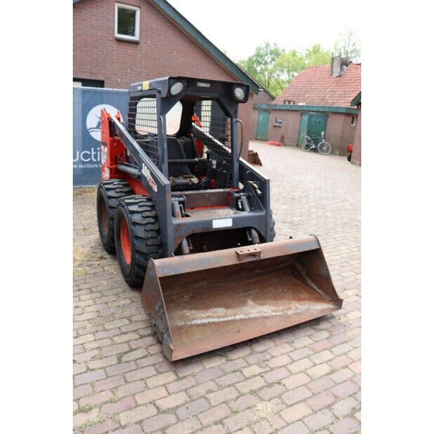 2001 THOMAS 153-47141625