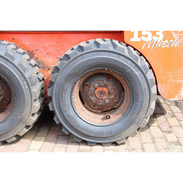 2001 THOMAS 153-47141635
