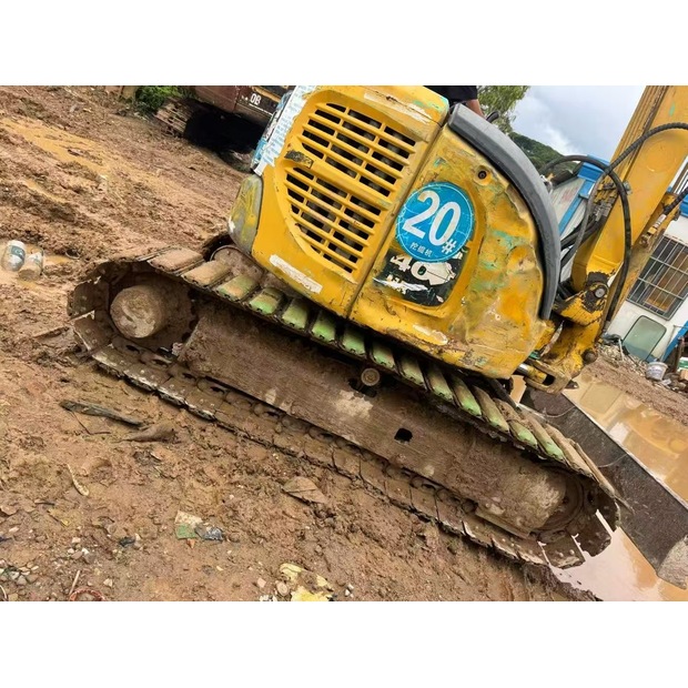 2017 كوماتسو PC40MR-2-47151134