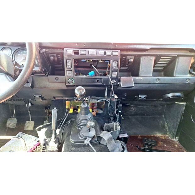 2005 Land Rover Defender-47156814