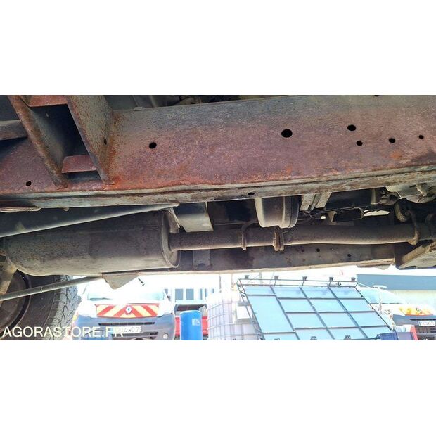 2005 Land Rover Defender-47156825