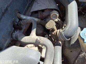 2005-land-rover-defender-1452430-47156843