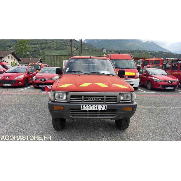 1990 Toyota Hilux-47157382