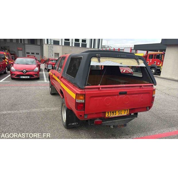 1990 Toyota Hilux-47157383